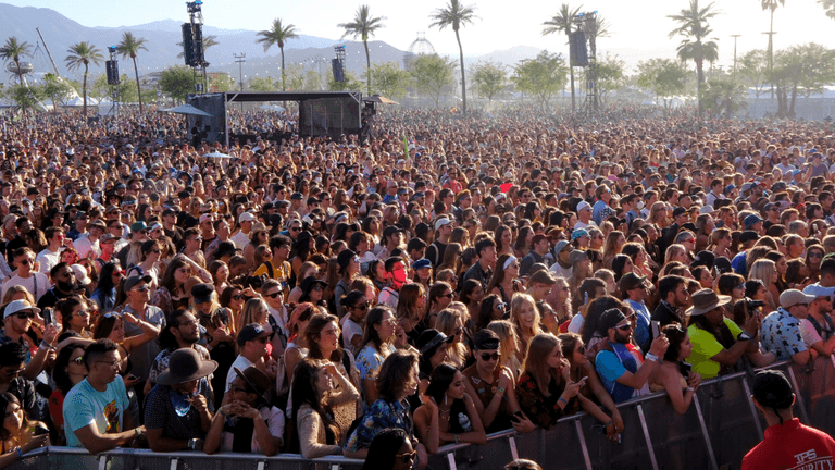 Coachella 2026 Launches with Global Artists and Immersive Performances