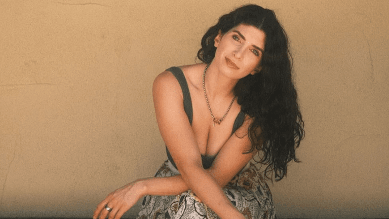 Anabelle Ciancuillo exudes confidence, blending creativity and authenticity in her journey from Chicago’s theater to Hollywood.