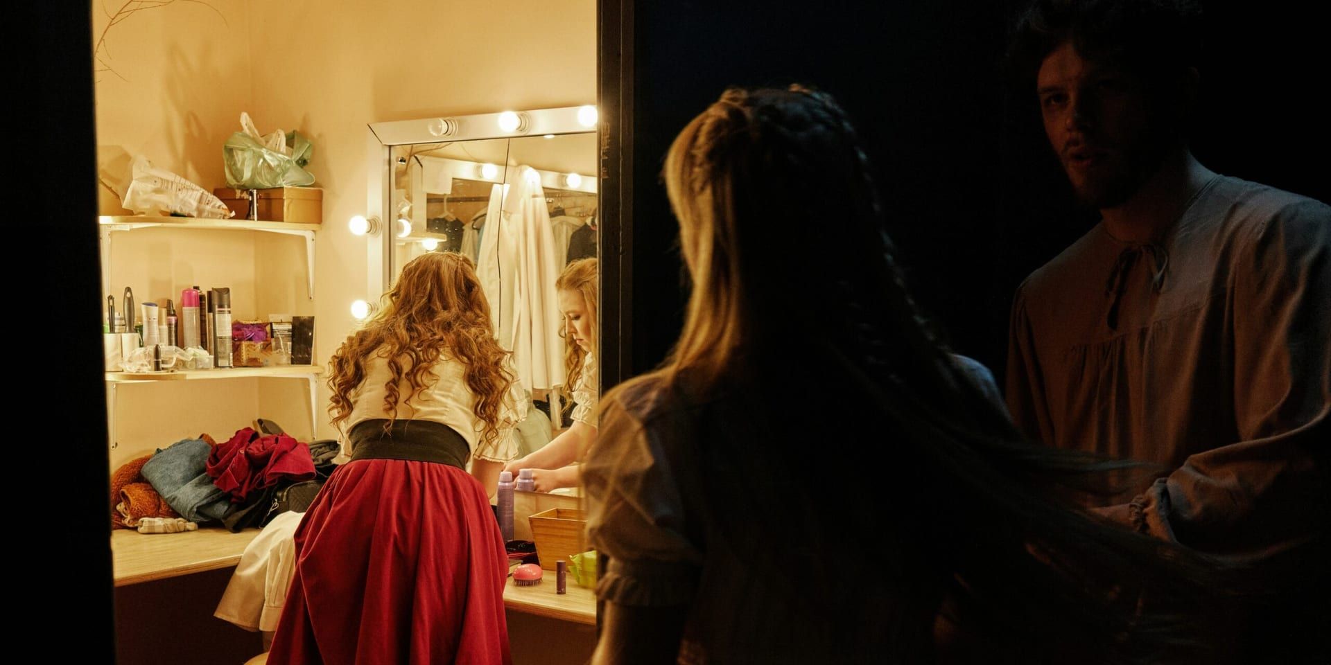Taylor Swift Returns to Late Night, Builds Momentum Ahead of Showgirl