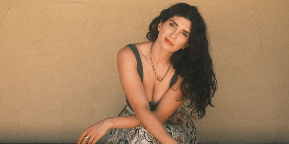 Anabelle Ciancuillo exudes confidence, blending creativity and authenticity in her journey from Chicago’s theater to Hollywood.