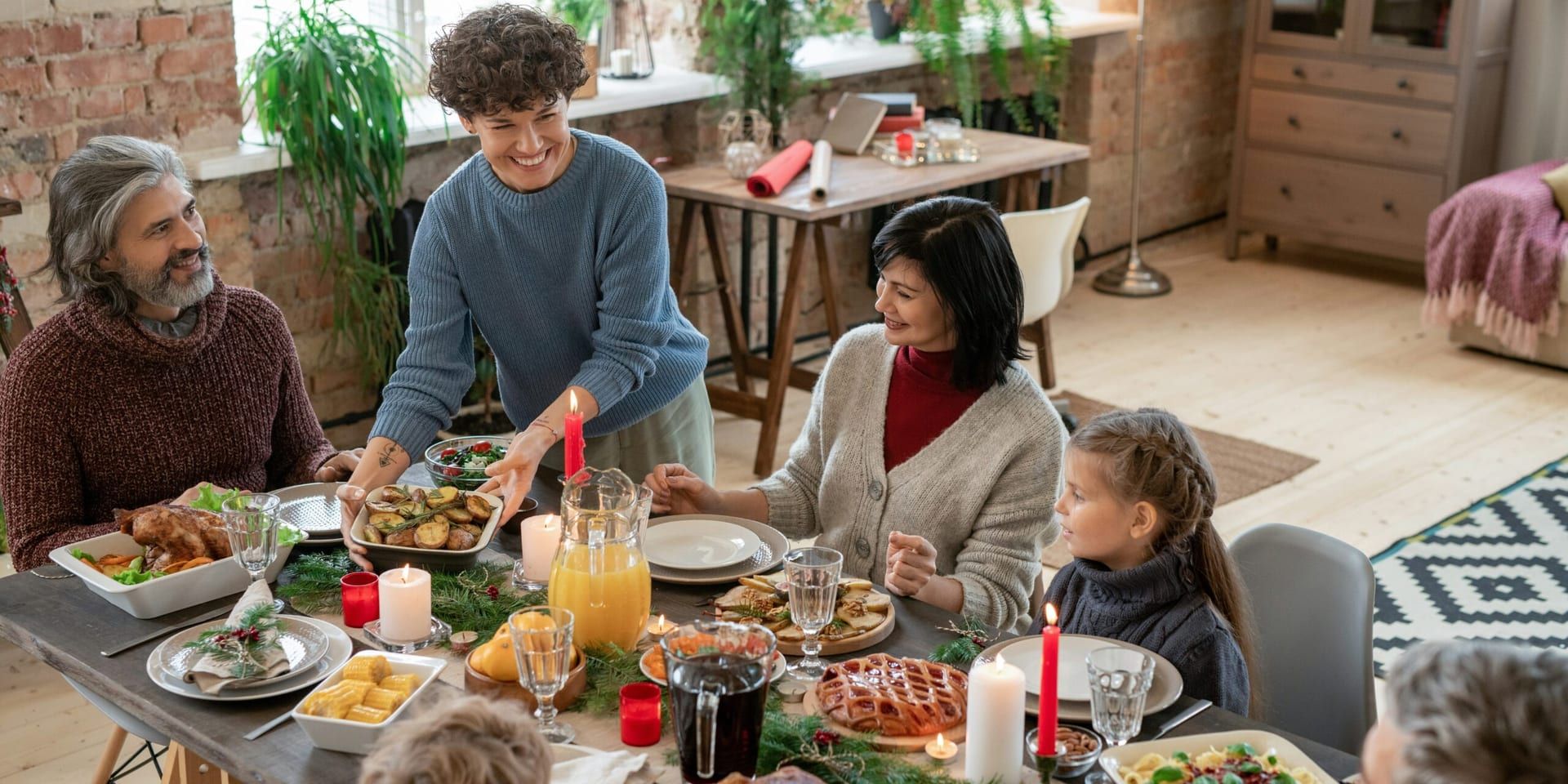 Streaming Surge — Holiday Titles Roll Out for Thanksgiving Weekend