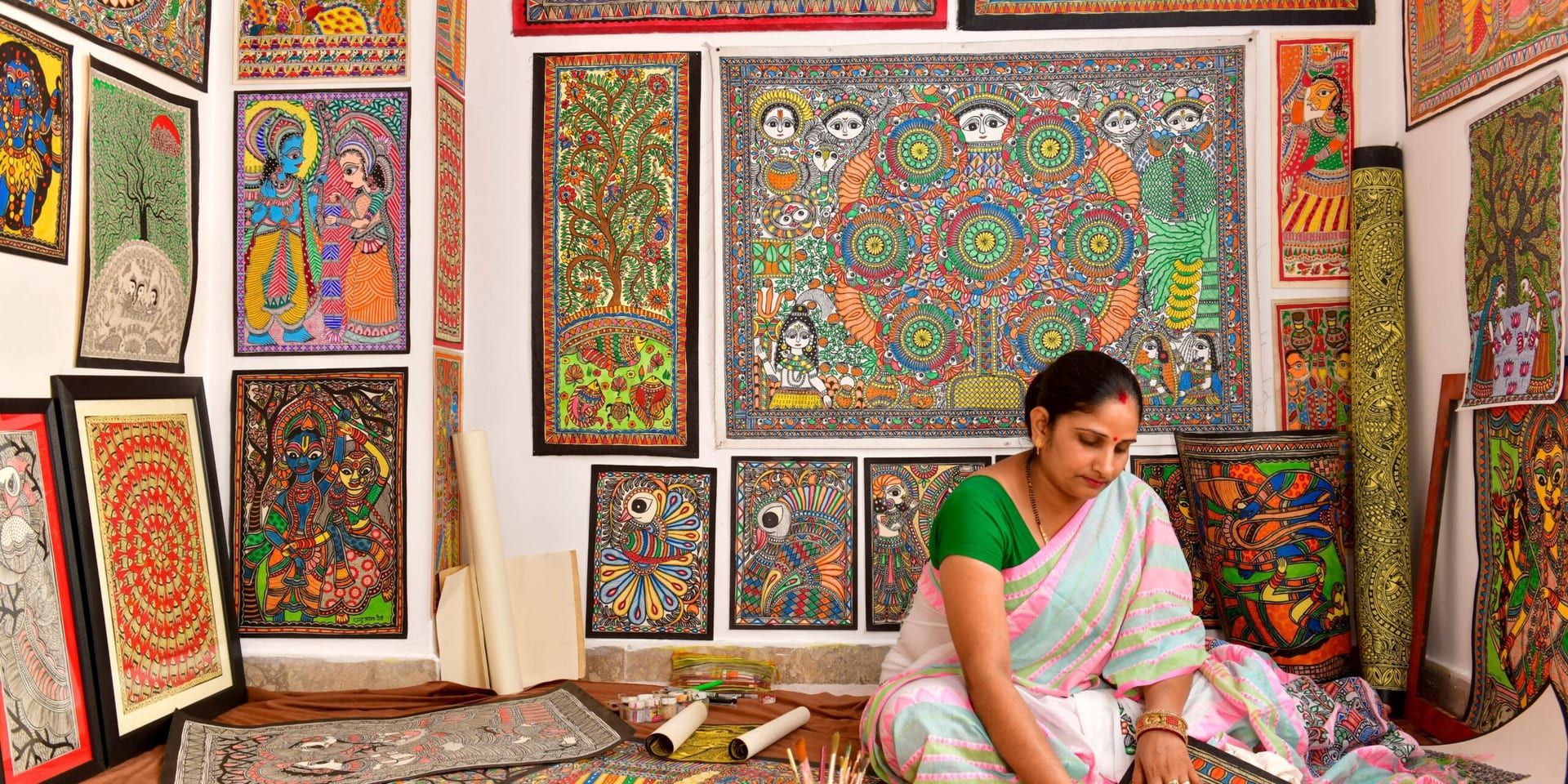 Mastering the Craft: Expert Tips for Artists Looking to Break Into the Global Market