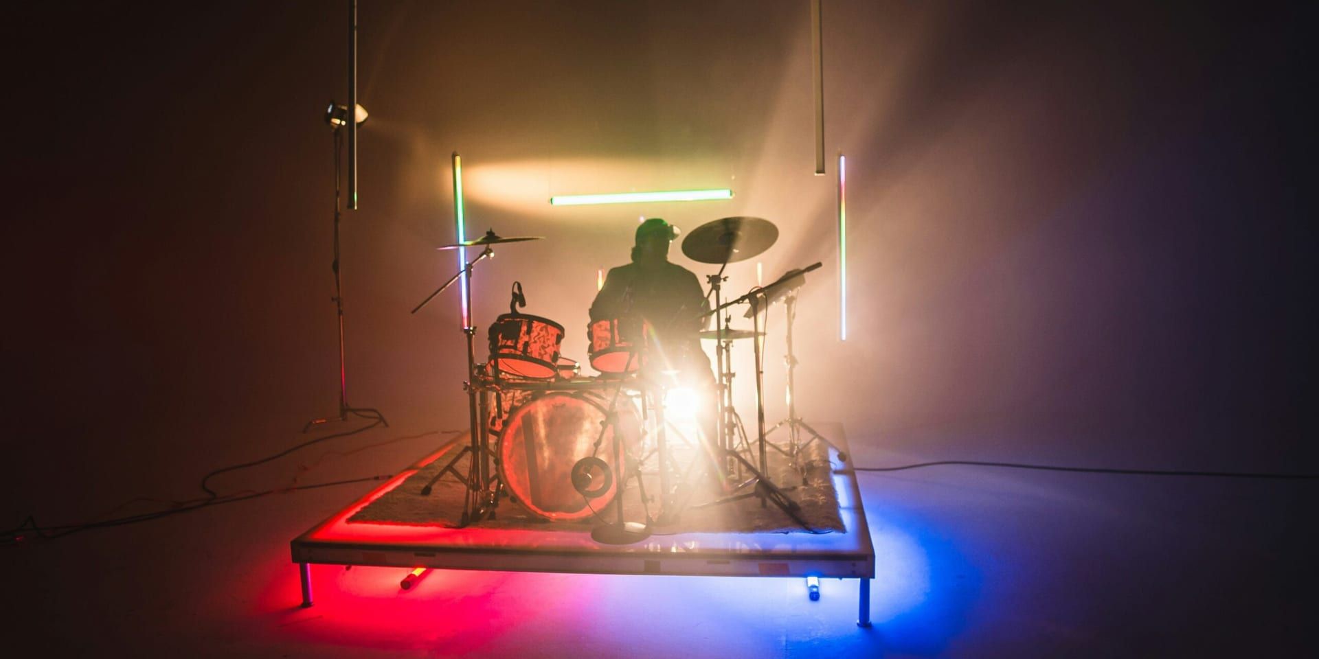 Red Rocks Duo Delivers Full-Band Sound to Alton, IL – Artistic Weekend Spotlight