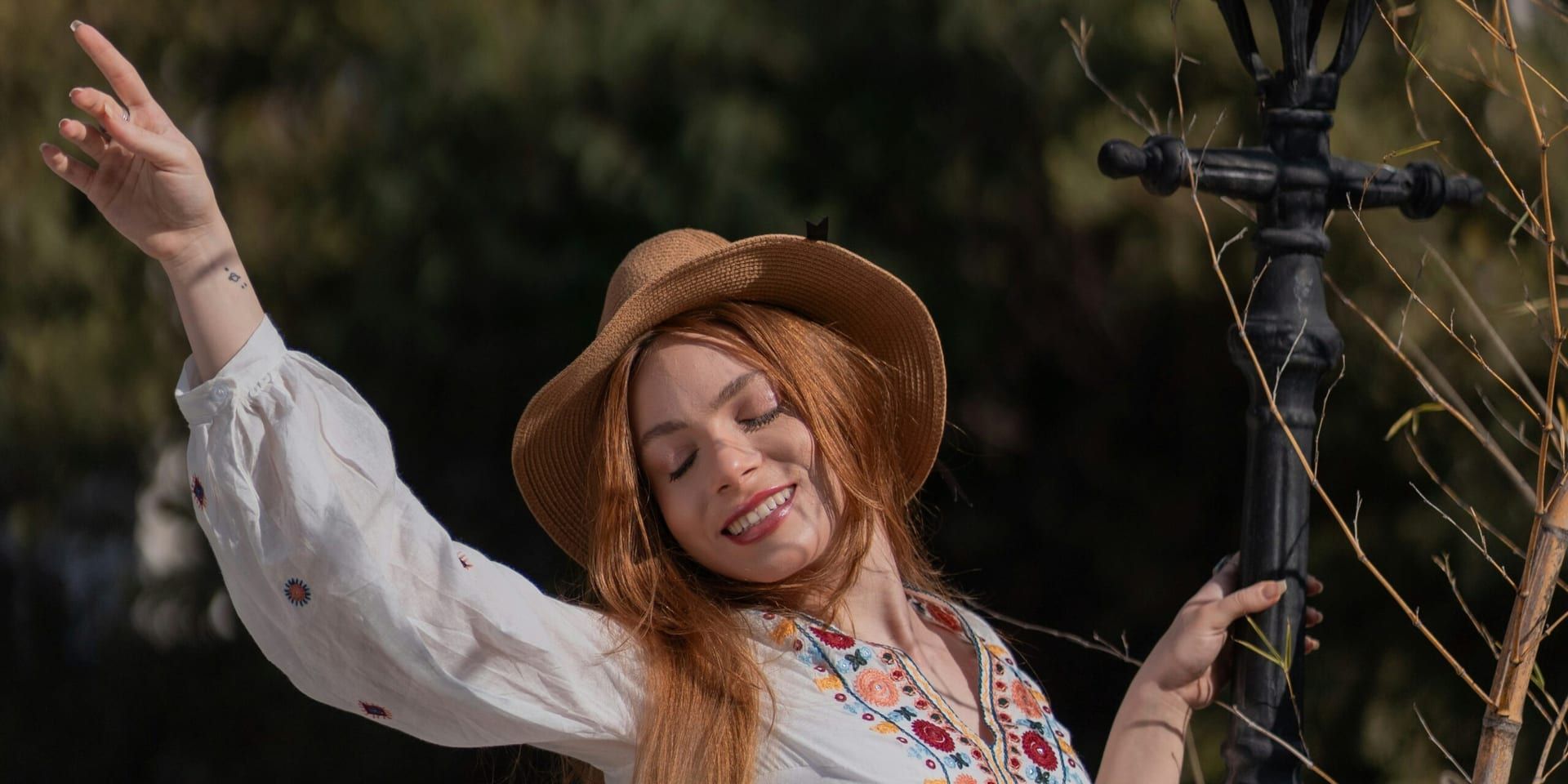 “Honey Don’t!” Hits Theaters with Star-Studded Cast