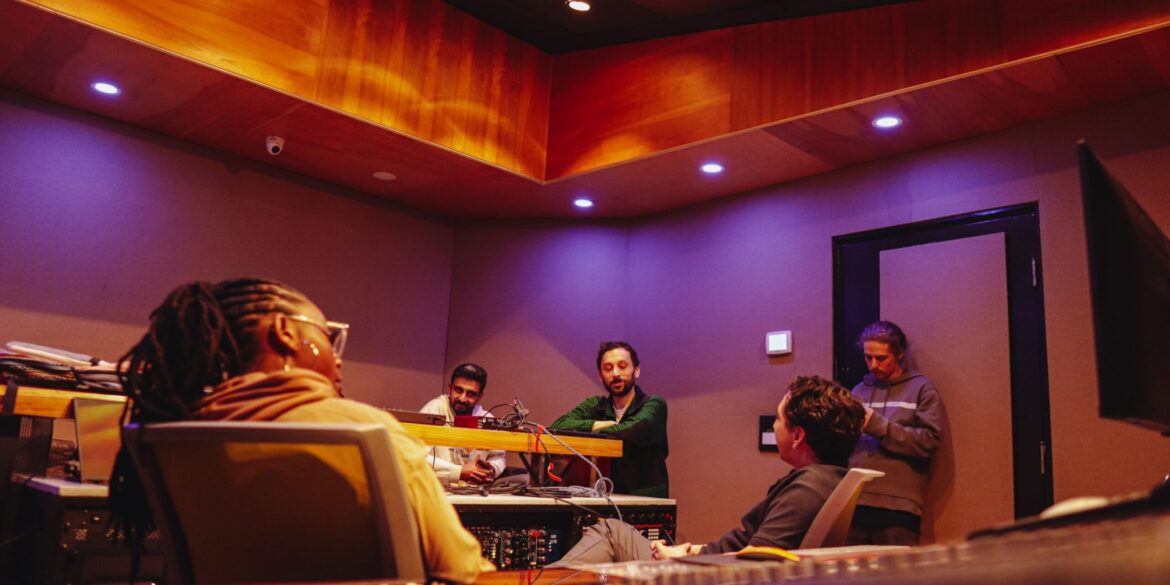 Dnna standard image ( 1200 x 600 )